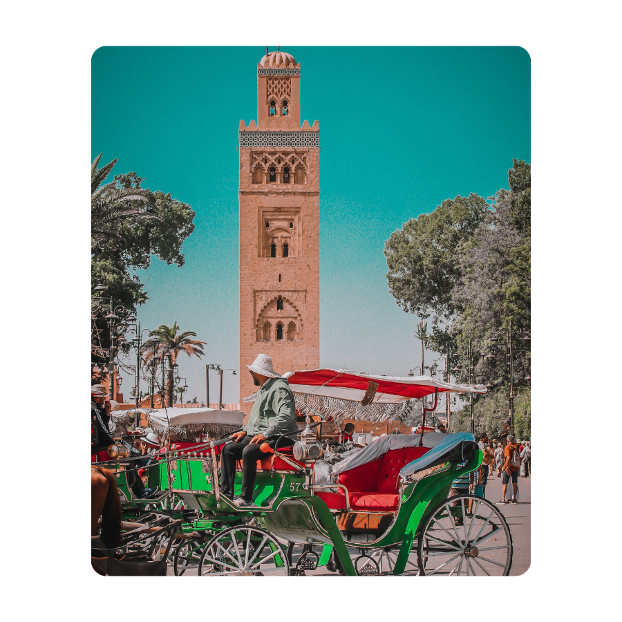 Groupe d’employés en séjour professionnel à Marrakech, participant à une activité de team-building dans un cadre marocain.marrakech, séjour entreprise, team building maroc, voyage professionnel, incentive, séminaire entreprise, organisation séjour maroc, événement corporate, désert marocain, commerce et tourisme